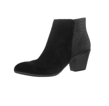 Si vous préférez les talons, on vous conseille cette paire de boots noires bi-matière, à talons de 6 cm et bouts pointus. Elles sont élégantes et rock. Boots à talons Pier One chez Zalando, 49 euros en soldes