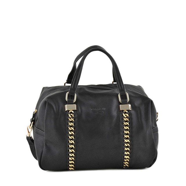 Enfin, pour compléter cette tenue d'hiver, on aime ce grand sac noir avec ses boucles dorées. Il pourra facilement devenir un sac à langer mais reste très tendance ! Sac noir "Polochon gold Torrow" chez La Redoute, 34.90 euros en soldes
