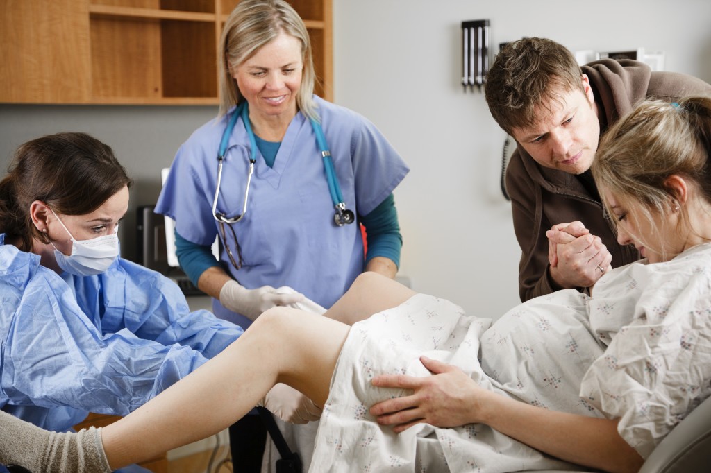 décollement membranes-accouchement-neuf mois