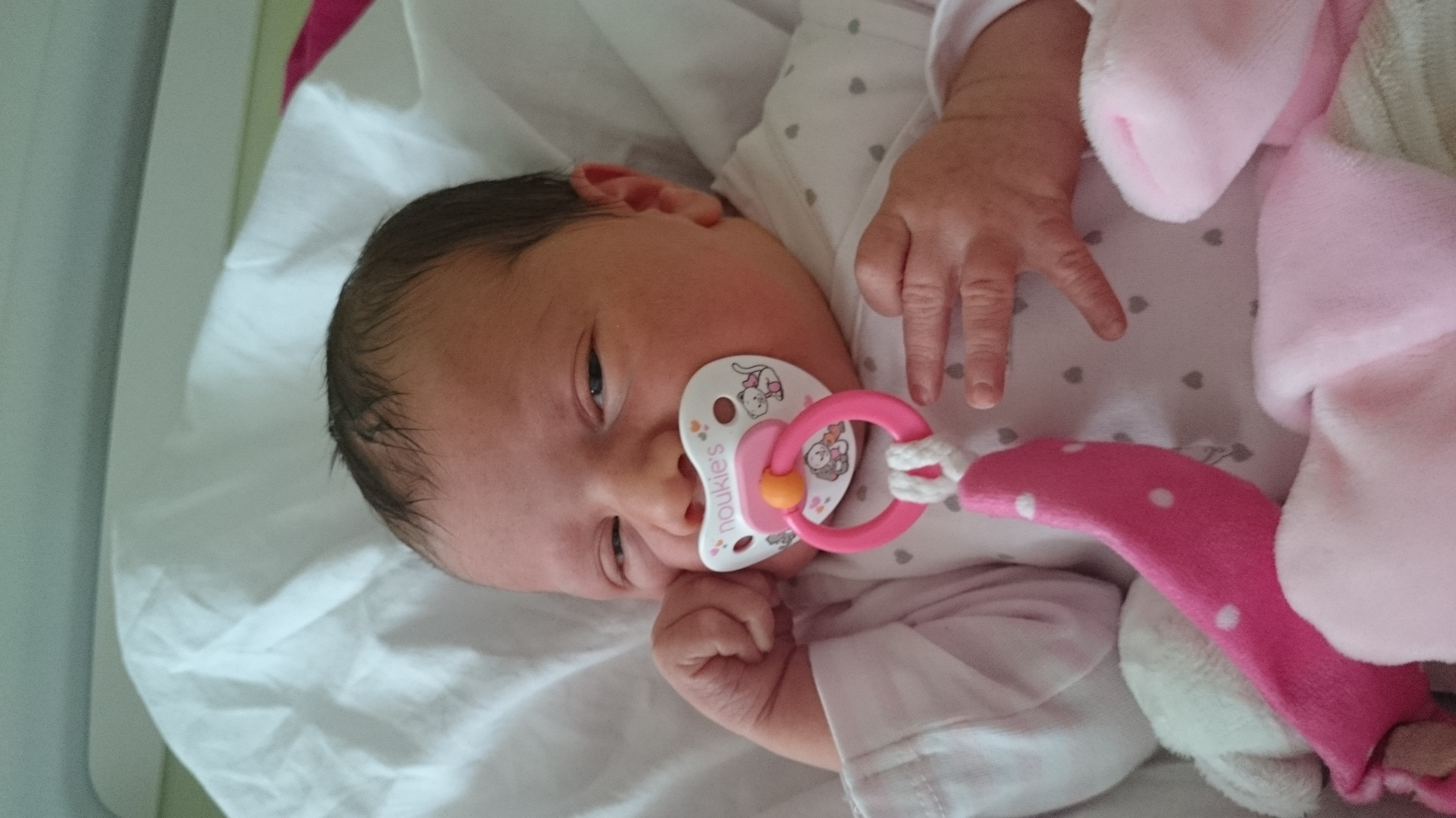 aline nee le 22 avril 2015