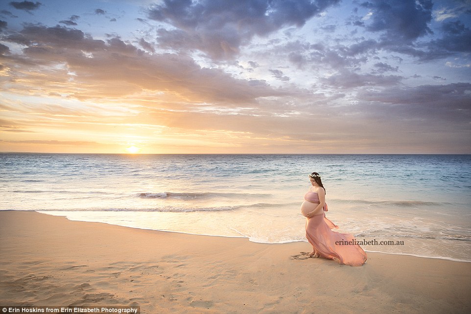 Kim-Tucci-enceinte-photos-plage-quintuple11