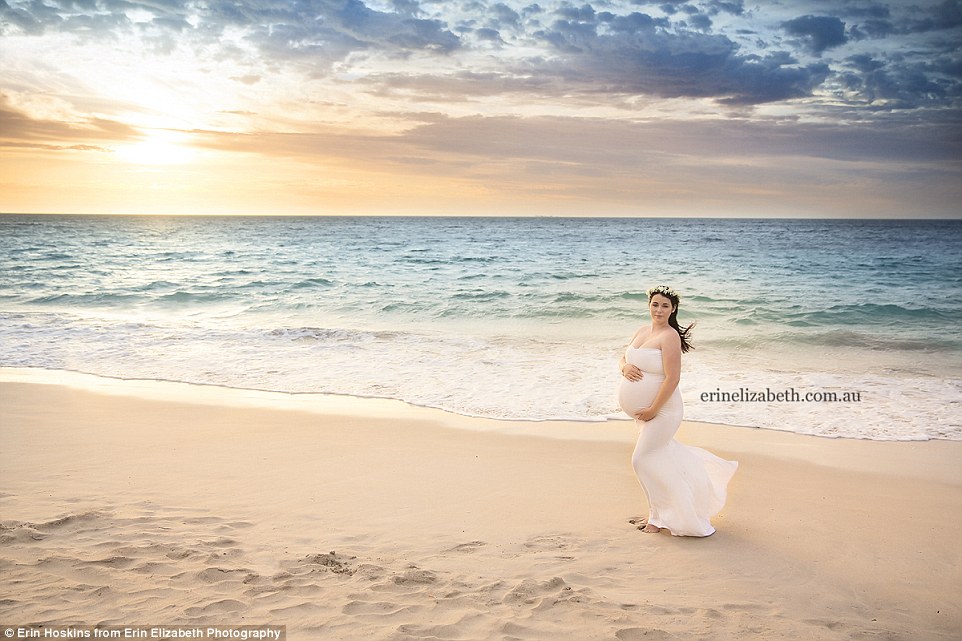 Kim-Tucci-enceinte-photos-plage-quintuple3