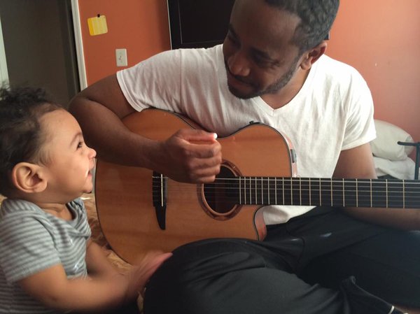papa-musique-bebe