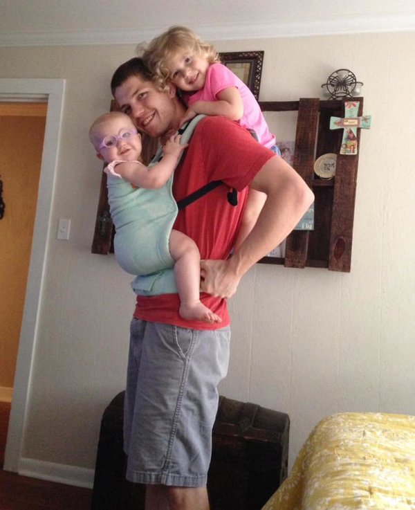 papa-porte-bebe