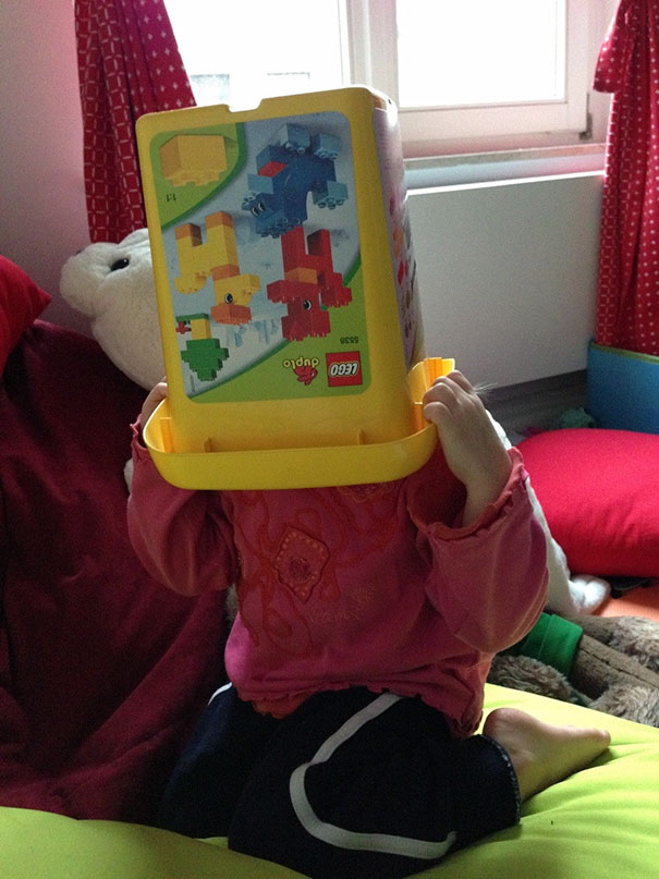 bebe cache boite jouets chambre