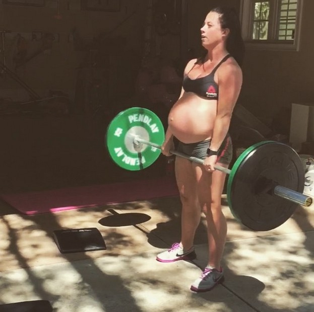 femme enceinte sport intensif musculation emily watson