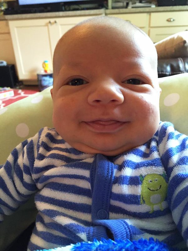 photos-bebes-qui-sourient-1