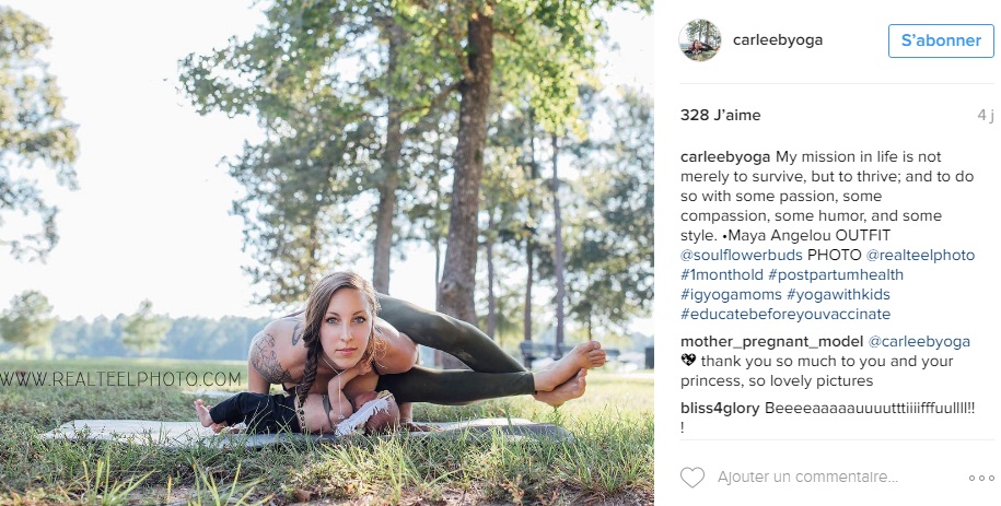 Carlee-Benear-pratique-yoga-tout-en-allaitant-photos-instagram-2