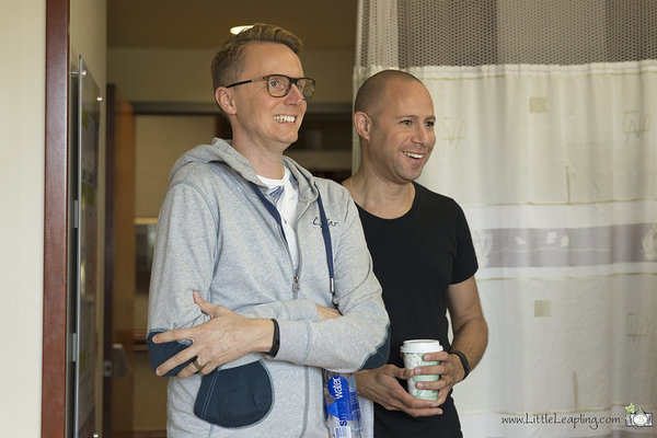 johan-jakob-couple-gay-mere-porteuse-photographe-professionnel-2