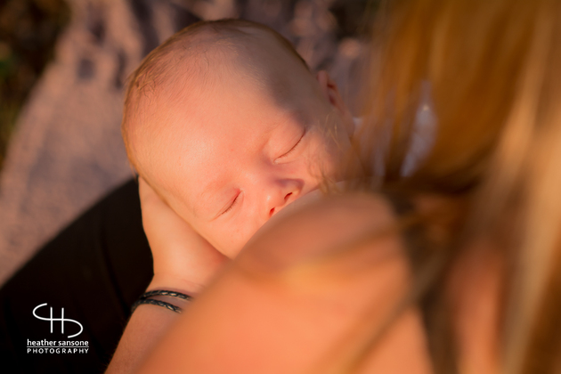 Heather-sansone-photographies-mamans-qui-allaitent-bebe-10