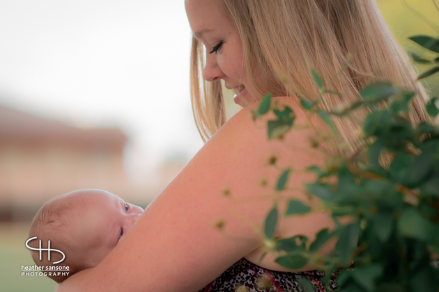 Heather-sansone-photographies-mamans-qui-allaitent-bebe-11