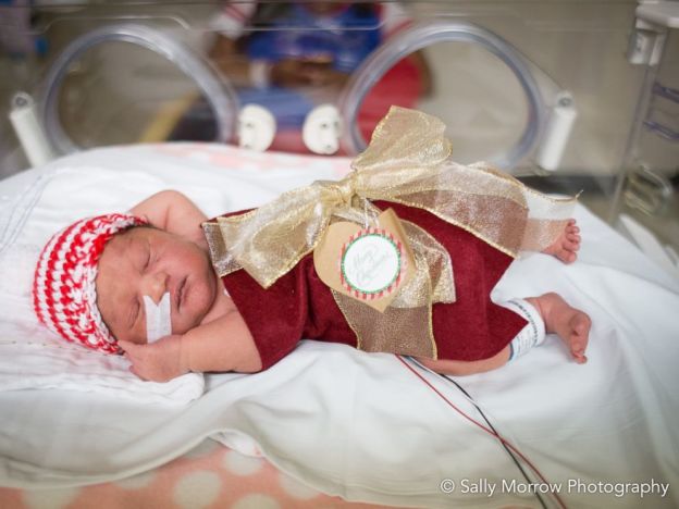 bebe cadeau pere noel 3