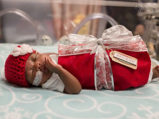 bebe cadeau pere noel 8