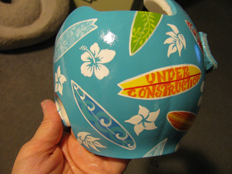 paula-strawn-artiste-bebe-syndrome-tete-plate-peint-casque-10