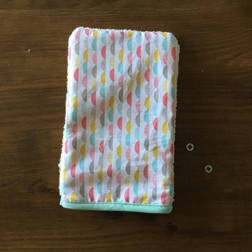 DIY d'une maman pour une sortie de bain avec son gant de toilette (18)