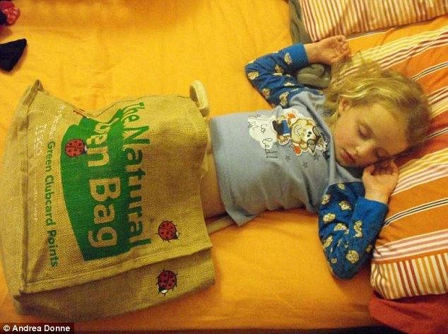 bebes-enfants-photos-endormis-nimporte-ou-1