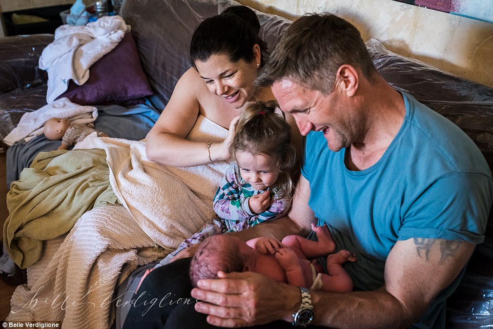 photo-papa-pose-yeux-premiere-fois-fils-photos5