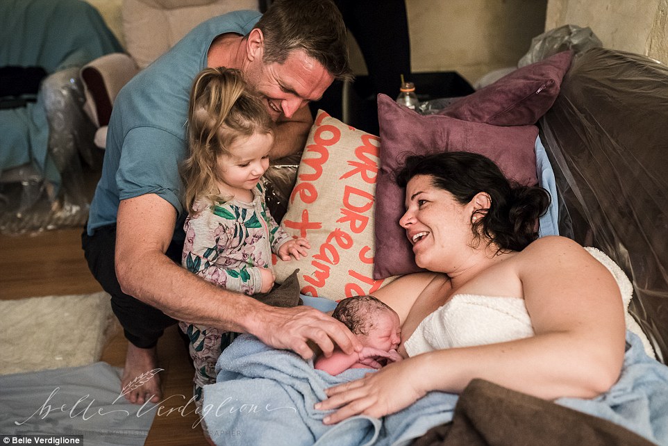 photo-papa-pose-yeux-premiere-fois-fils-photos6