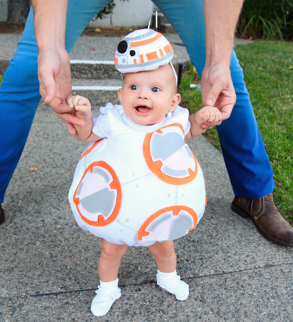 Bébé déguisé en BB8